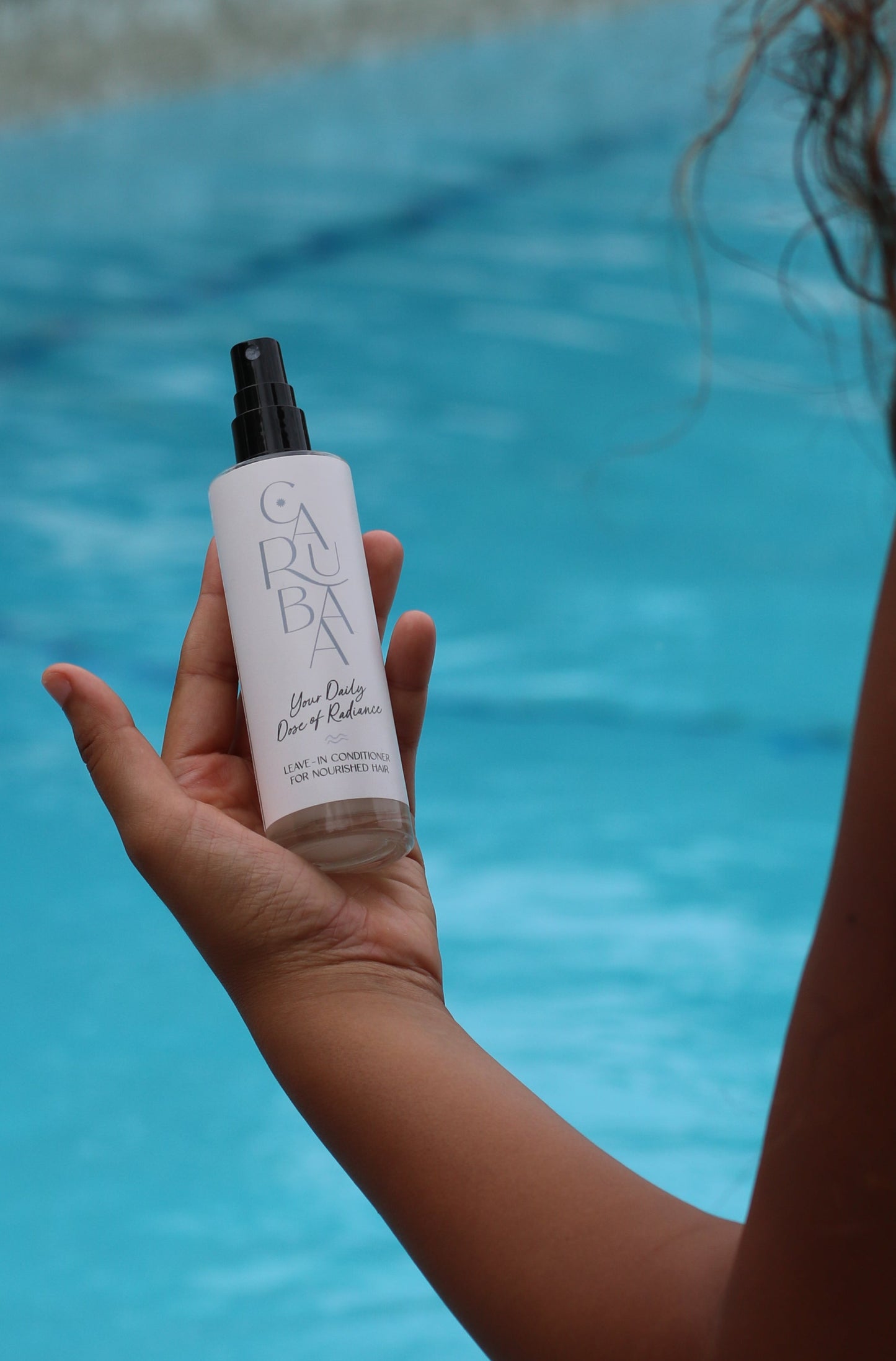 Leave-in conditioning spray